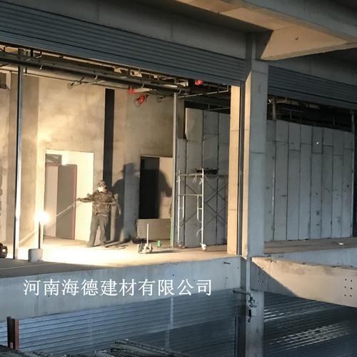 新型隔墻板