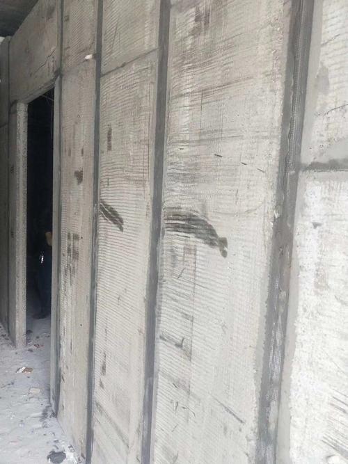 輕質(zhì)復(fù)合隔音板