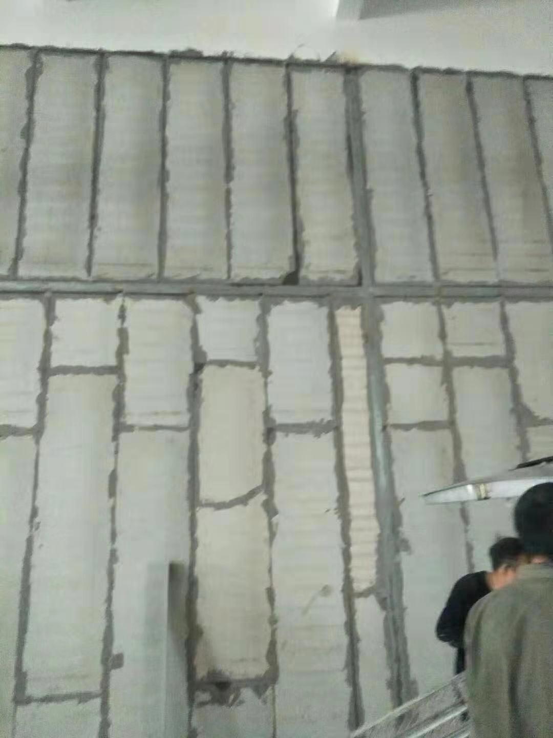 河南復(fù)合夾芯墻板-復(fù)合夾芯墻板在裝配式建筑中的優(yōu)勢(shì)